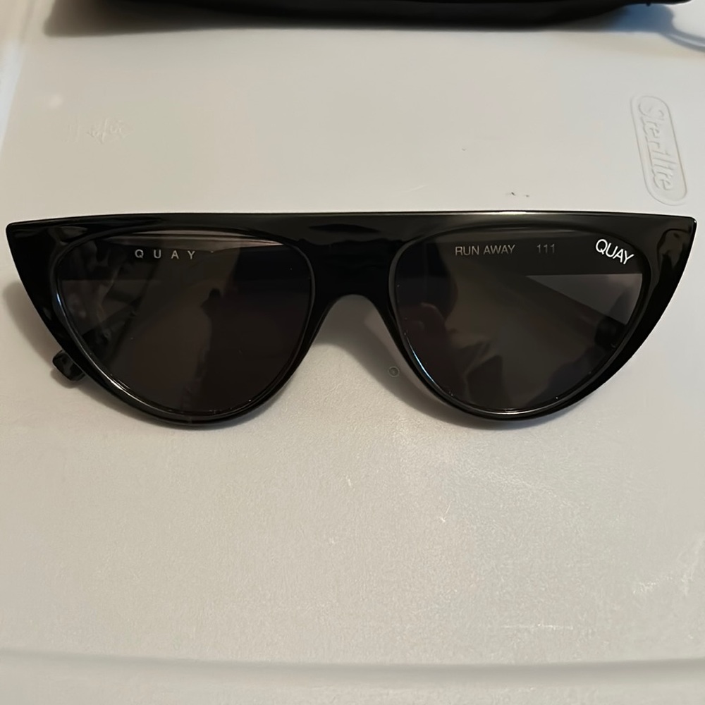 Quay Run Away Sunglasses